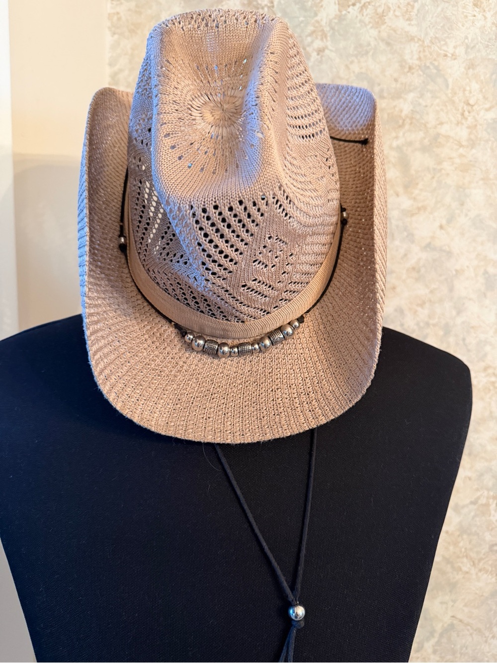 Cowboy beige hat
